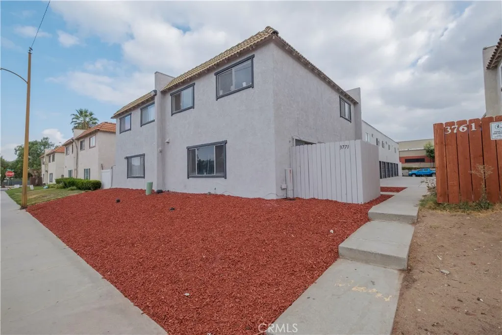 3771 Harvill Lane, Riverside, California 92503 home-pic-1